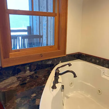 Ampersand Bay Resort Saranac Lake Room photo